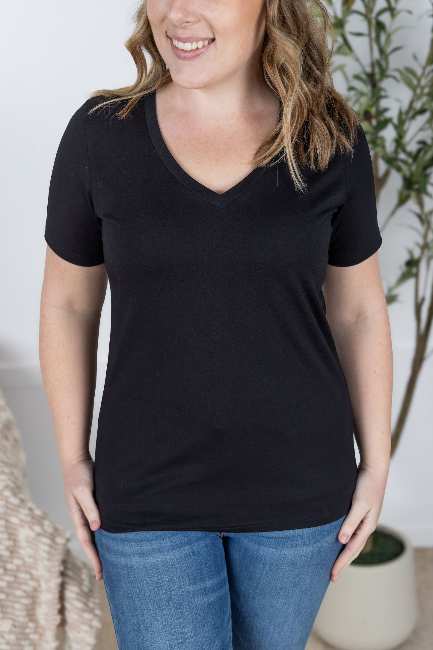 IN STOCK Olivia Tee - Black