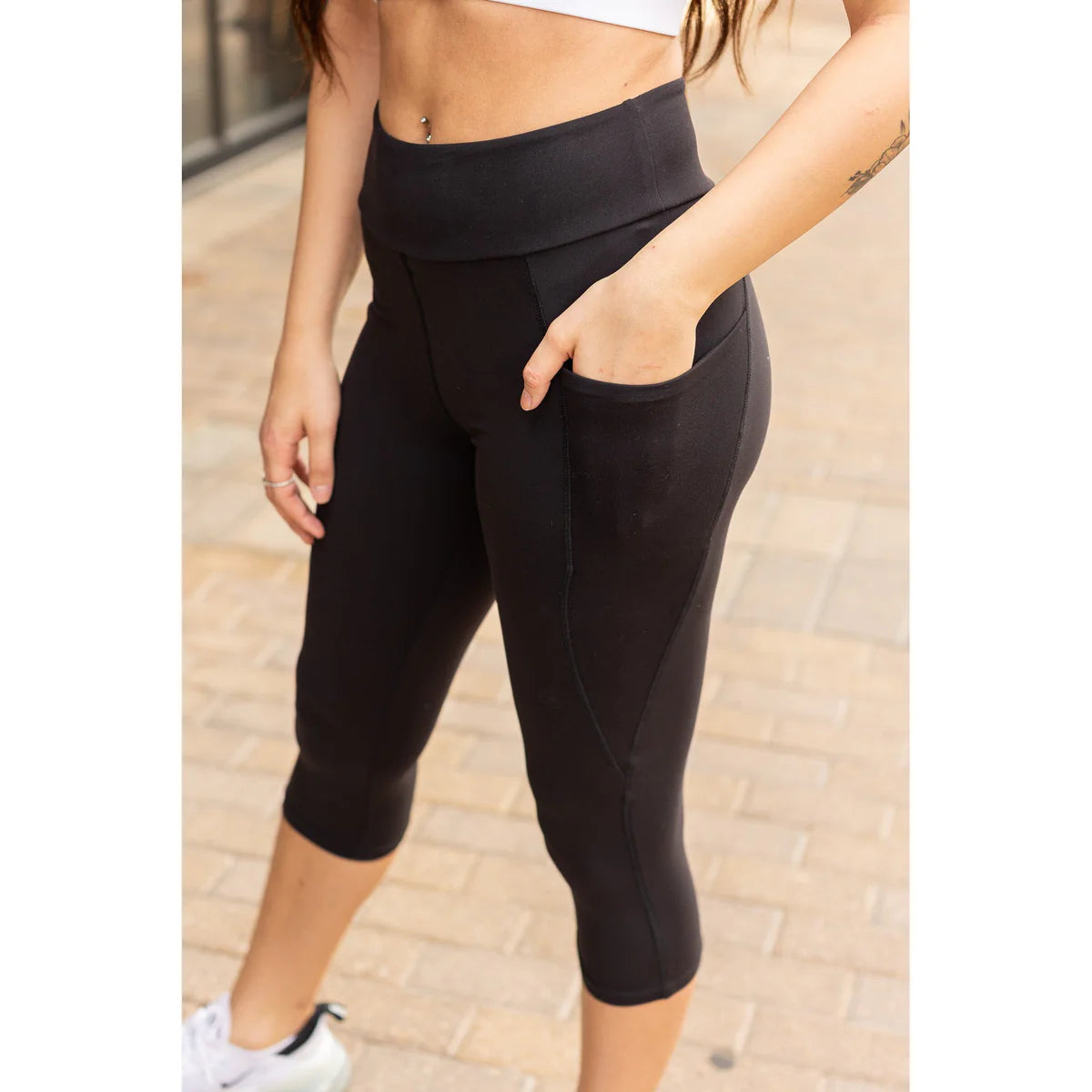 Julia Rose- Sleek Pocket Collection - Capri Leggings