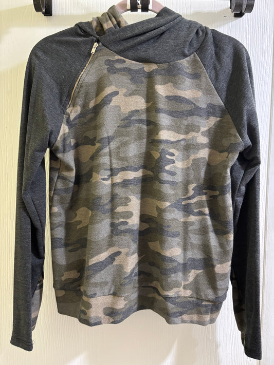 Lovely Melody Camo Asymmetrical Zip Pullover Size S