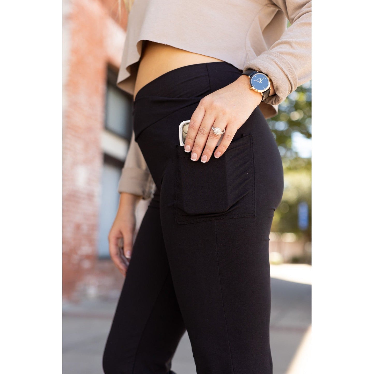 Ready to Ship | The Liz - Crossover 30"  Bootcut Leggings with Pockets Round 2