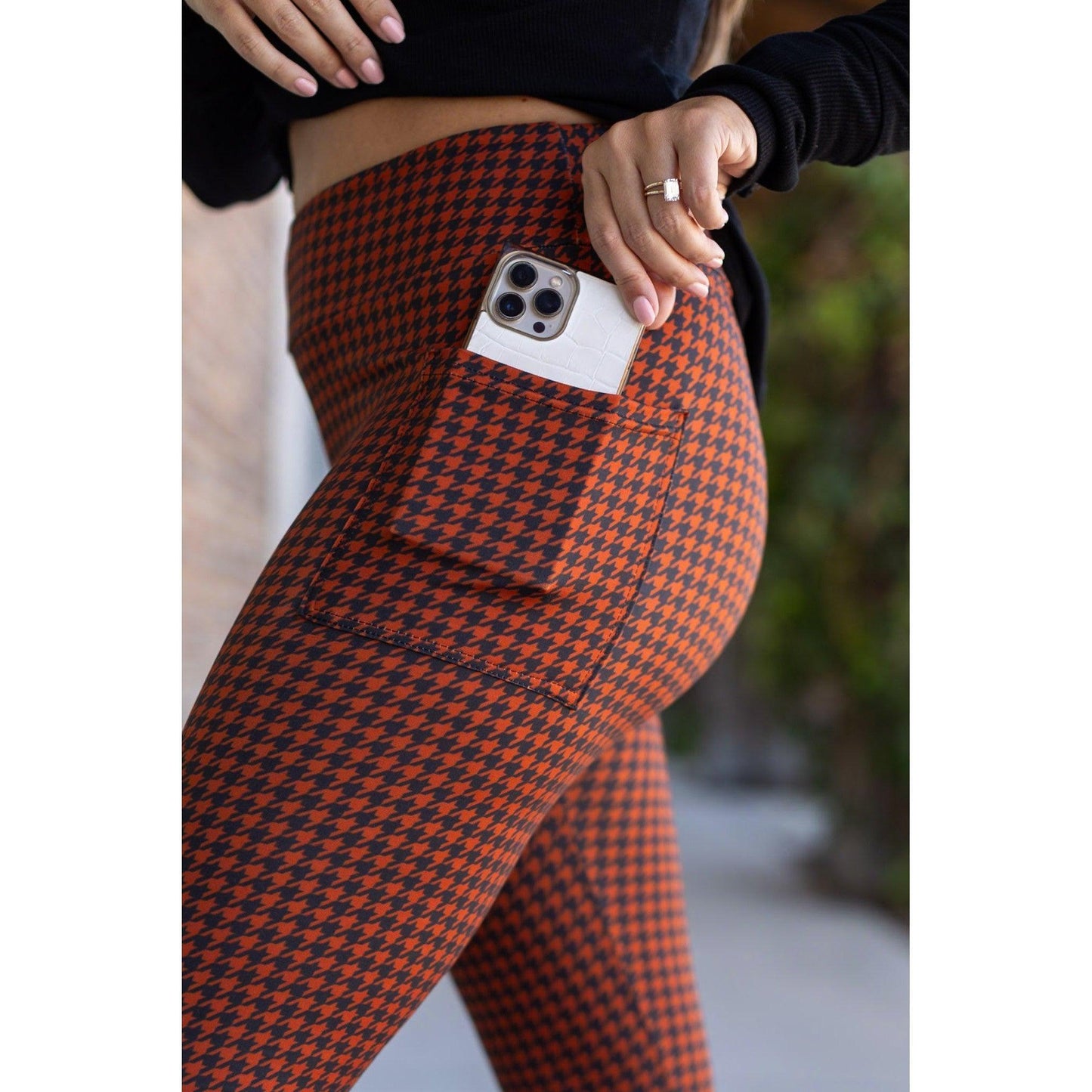Julia Rose houndstooth full-length leggings, Women wearing houndstooth leggings high waisted