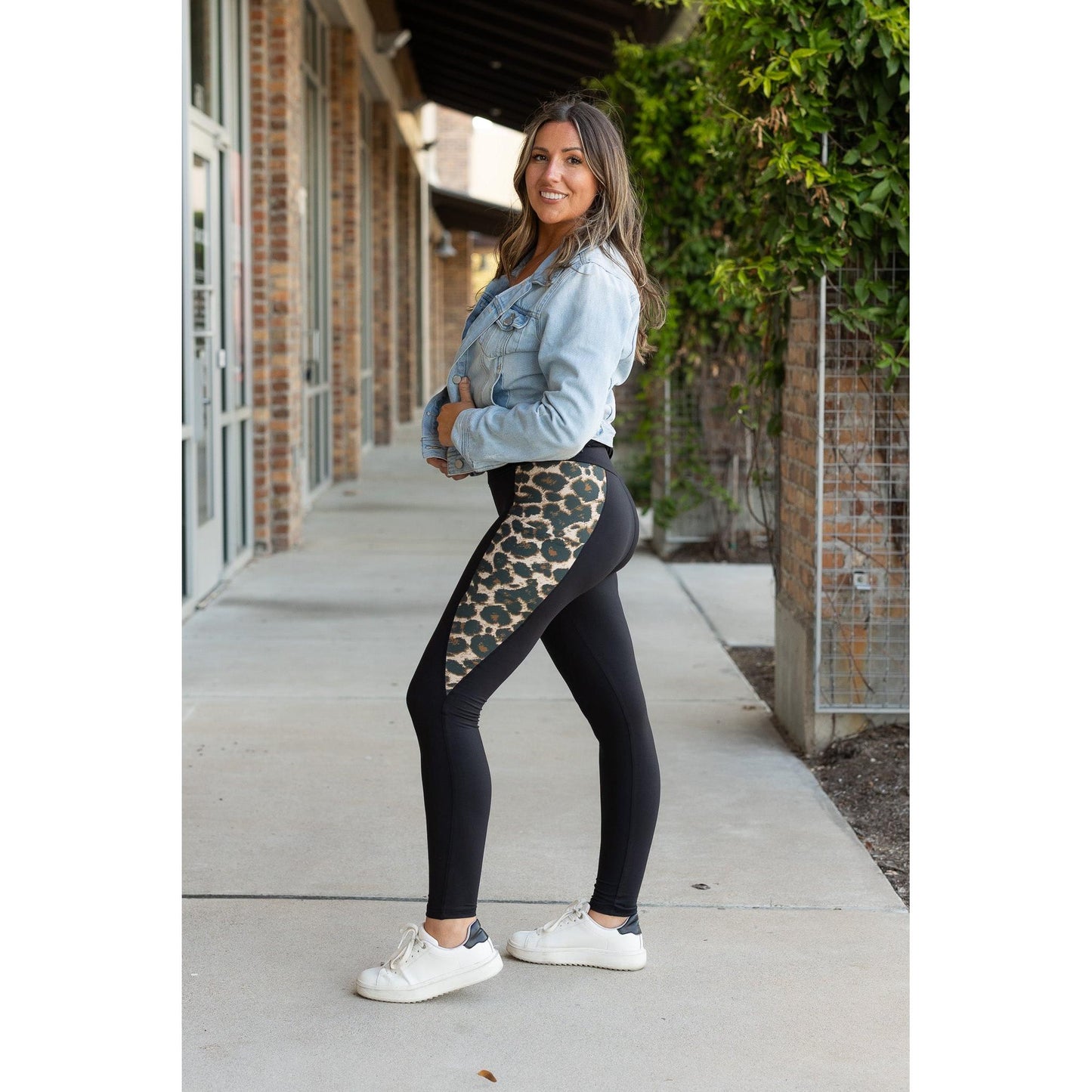 Stylish leopard print panel leggings for everyday wear