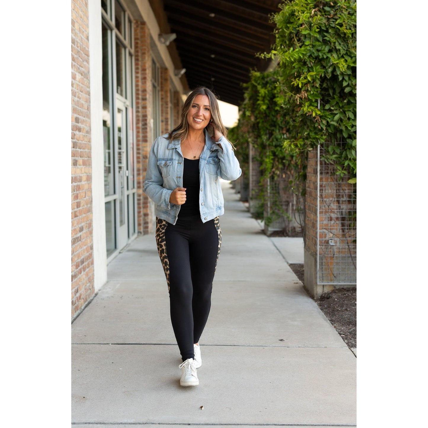 Stylish leopard print panel leggings for everyday wear