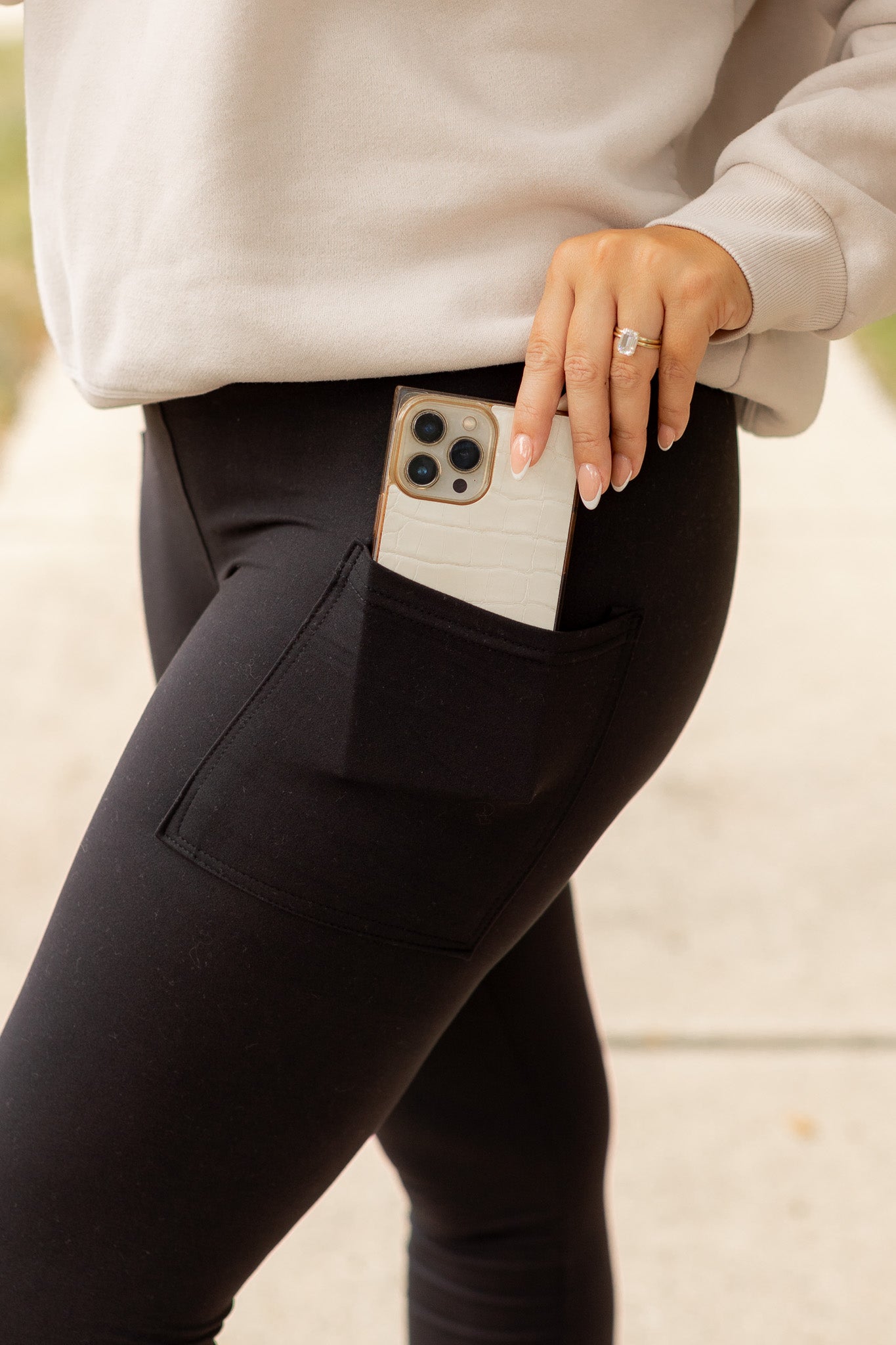 PreOrder  | BLACK FULL-LENGTH Leggings with POCKET - Luxe Leggings by Julia Rose®  R7