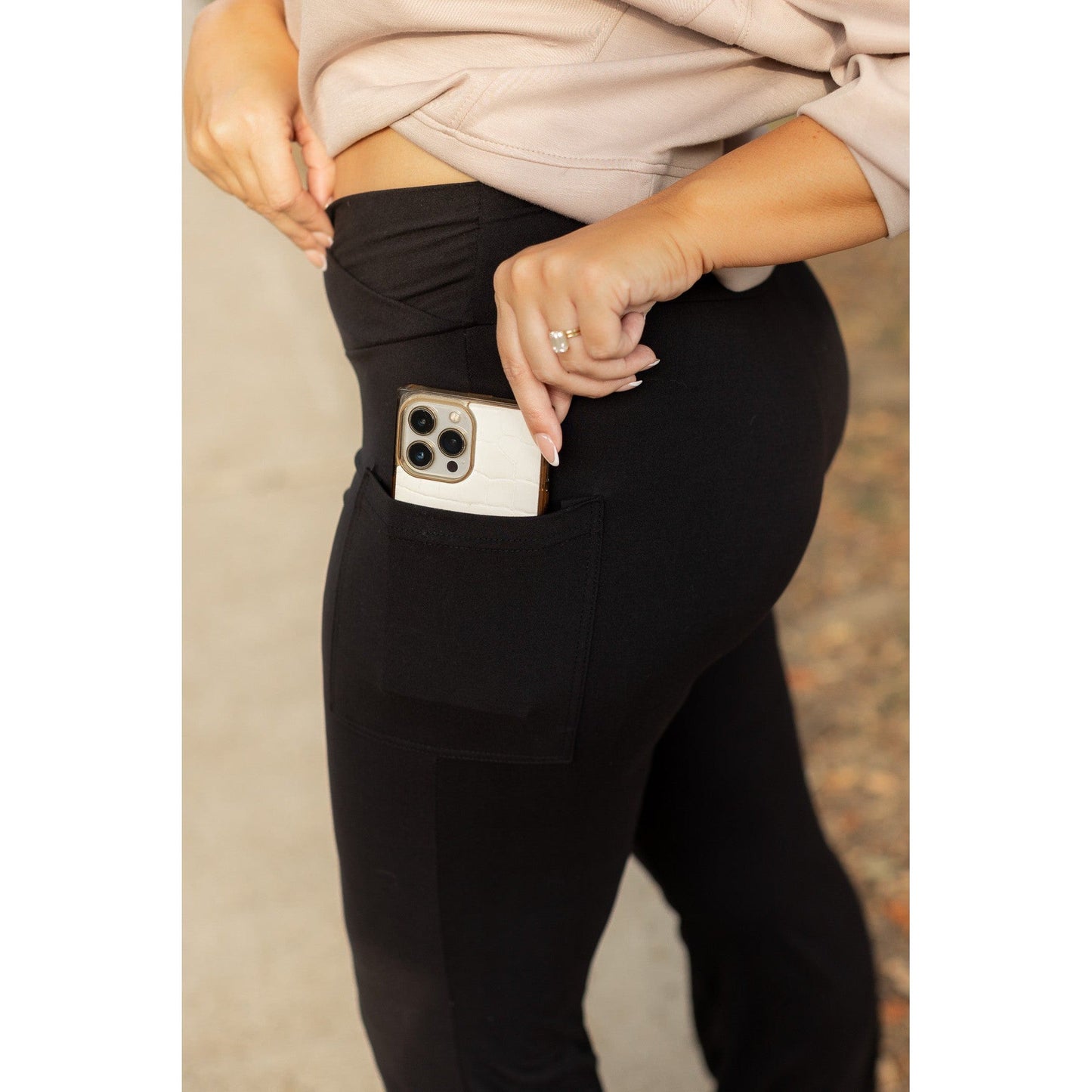 Ready to Ship | The Liz - Crossover 30"  Bootcut Leggings with Pockets Round 2