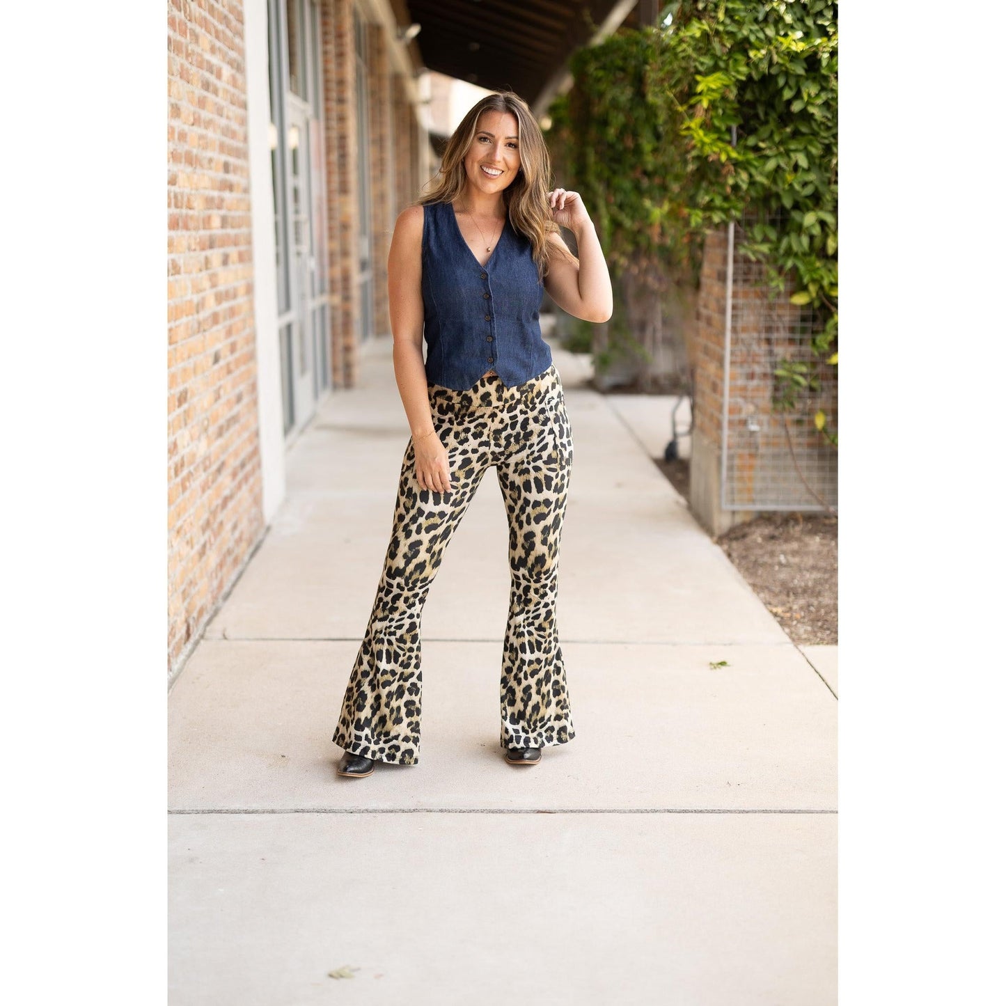 Ready to Ship | The Francesca Leopard Super Flare Leggings