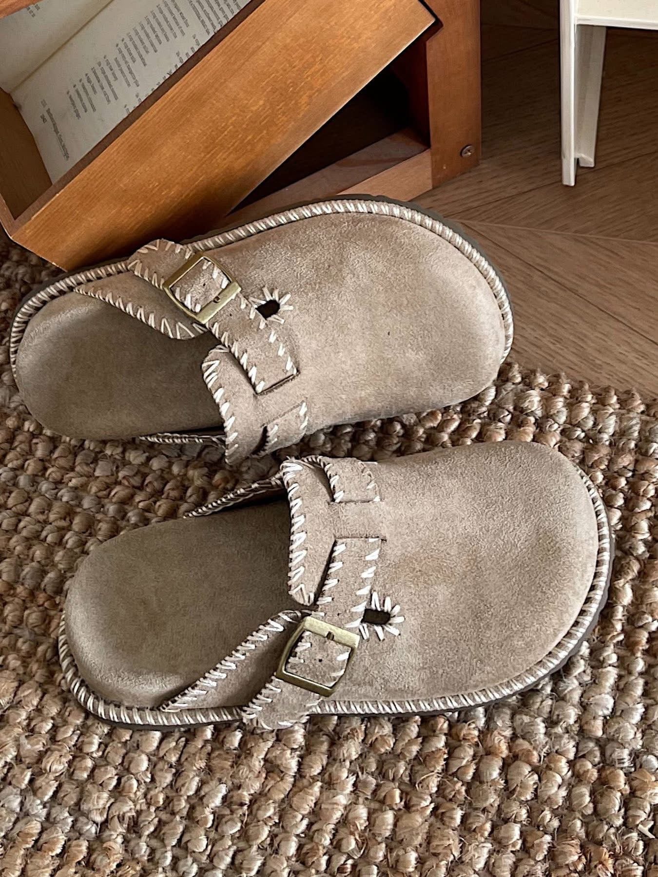 Round Toe Flats Slip-Ons Size 39 (US8)