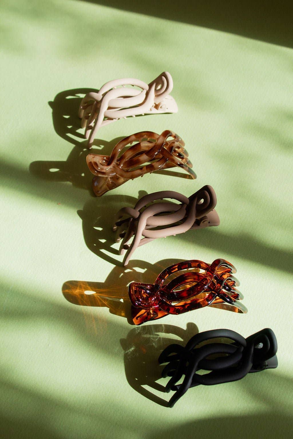 Overlapping Flat Claw Clip